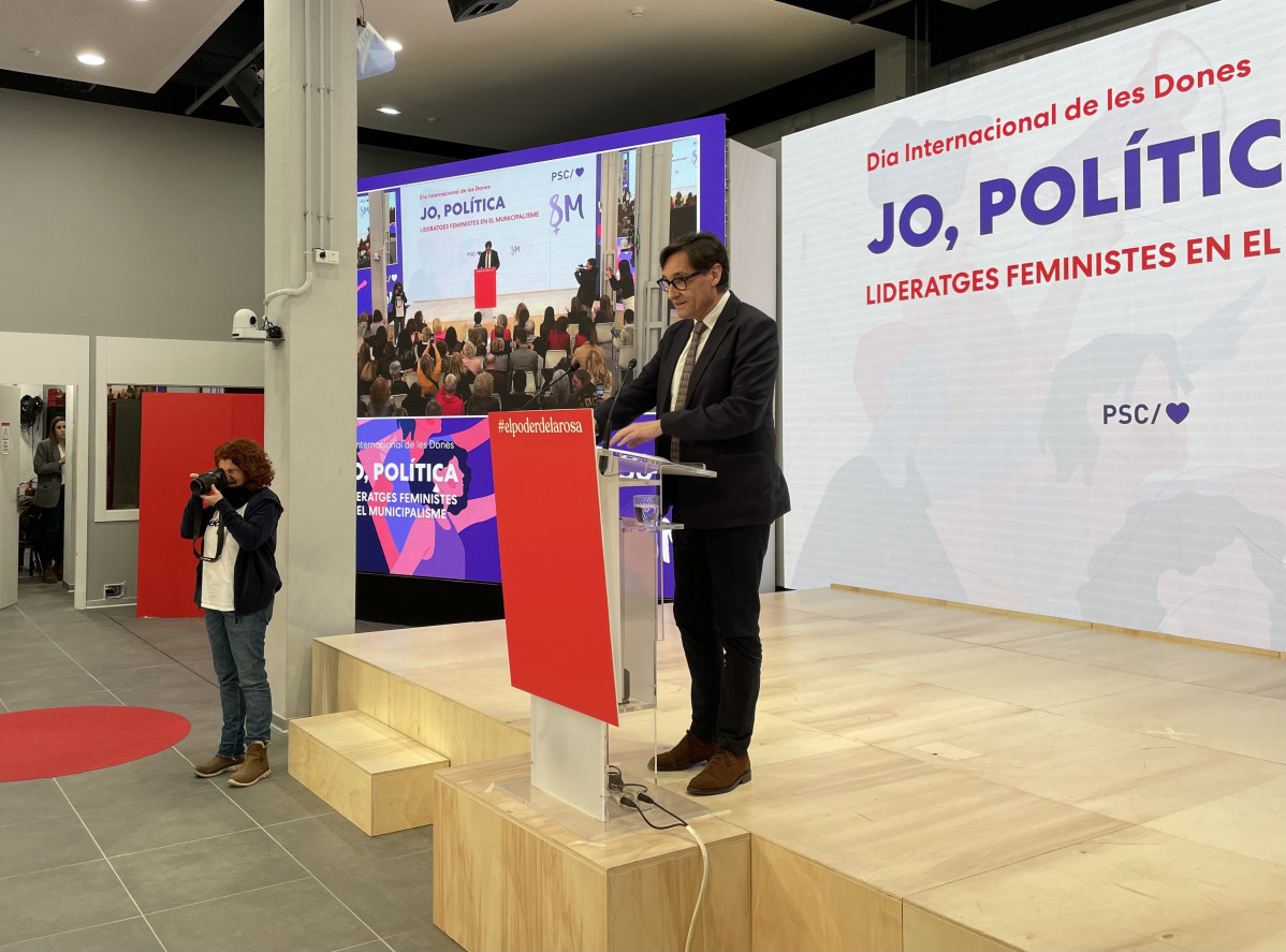 El líder del PSC, Salvador Illa, a l'acte de commemoració del Dia de la Dona que ha celebrat el PSC a la seva seu de Barcelona.