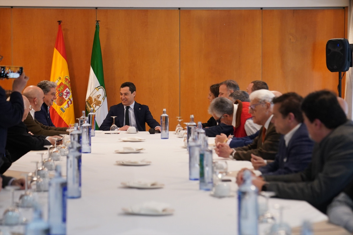 EuropaPress 5065310 president junta andalucia juanma moreno presideix ua reunions comunitats
