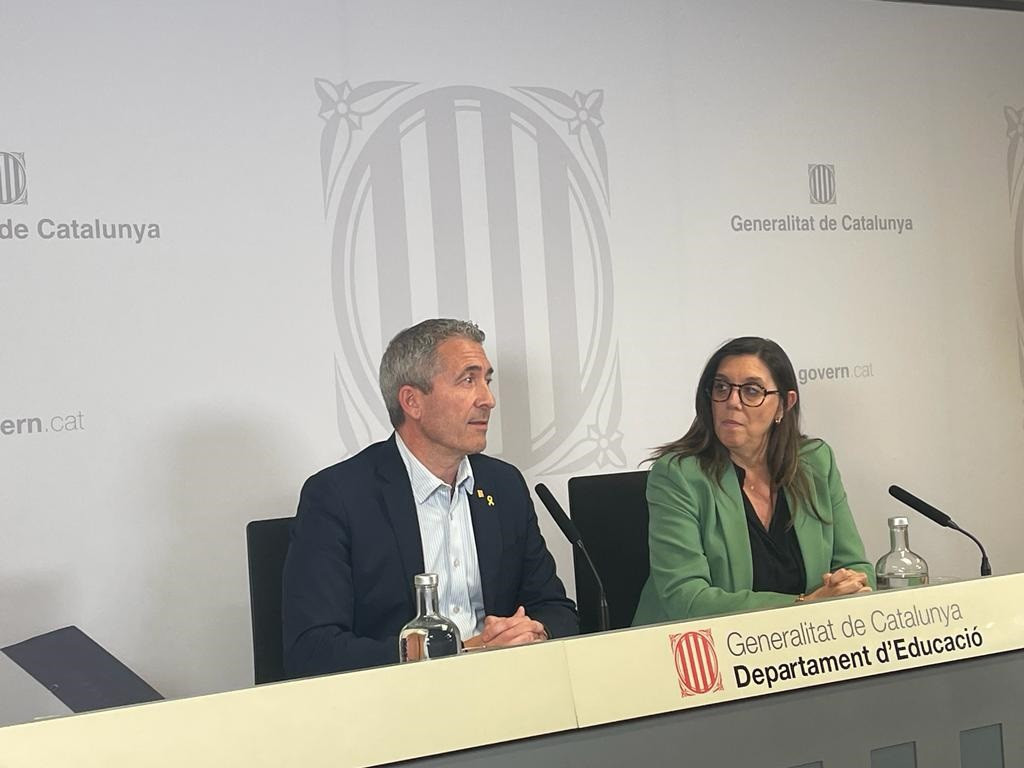 El conseller dEducació de la Generalitat, Josep Gonzàlez-Cambray, i la secretària general dEducació Patrícia Gomà