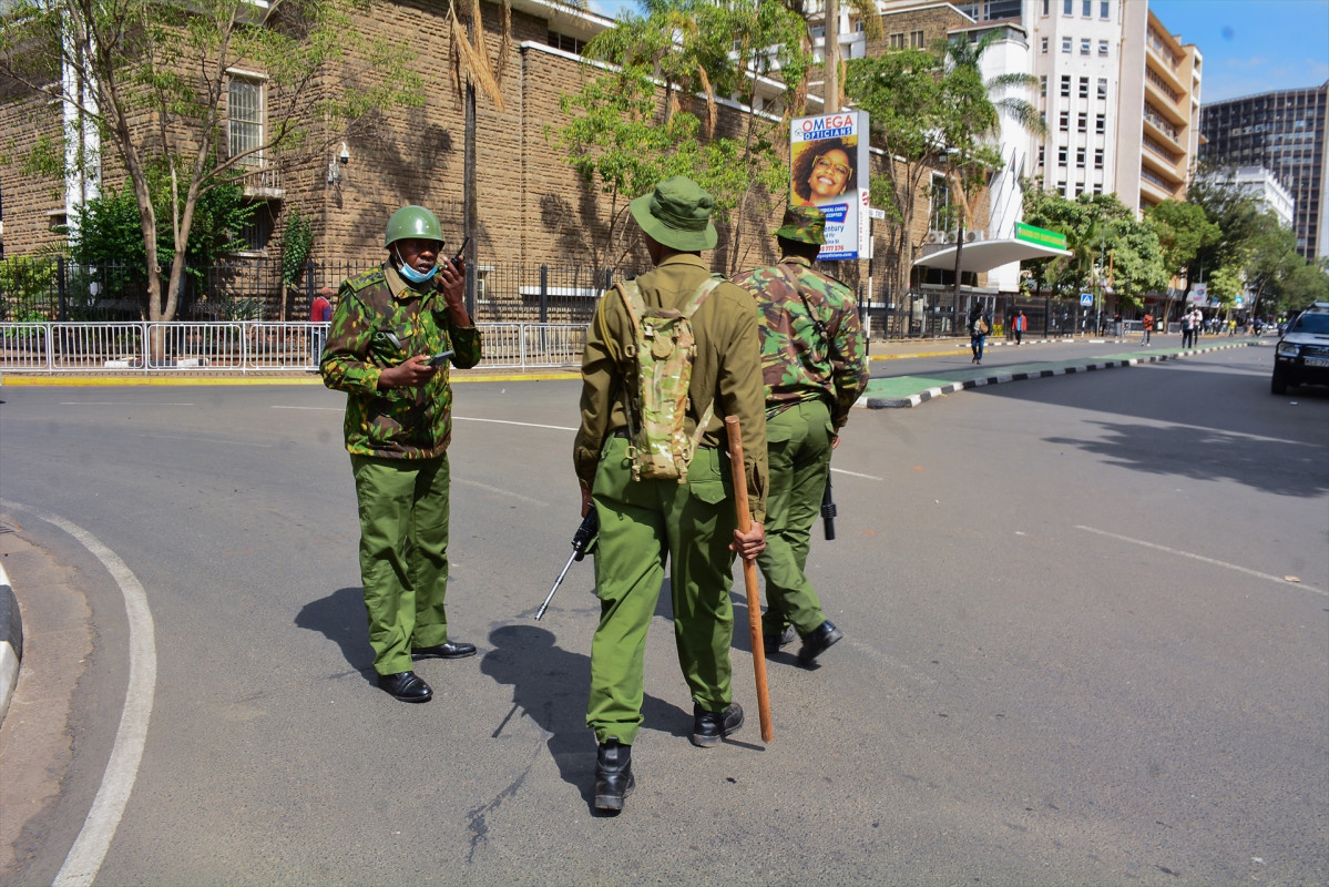 EuropaPress 5143946 març 20 2023 nairobi kenya anti riot police patrol downtown nairobi (1)