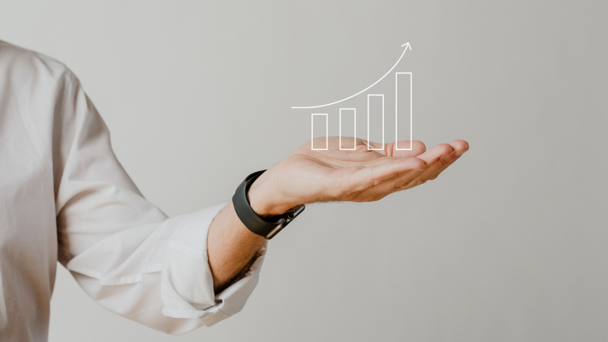 Grafic barres creixent digital superposicio mans empresari