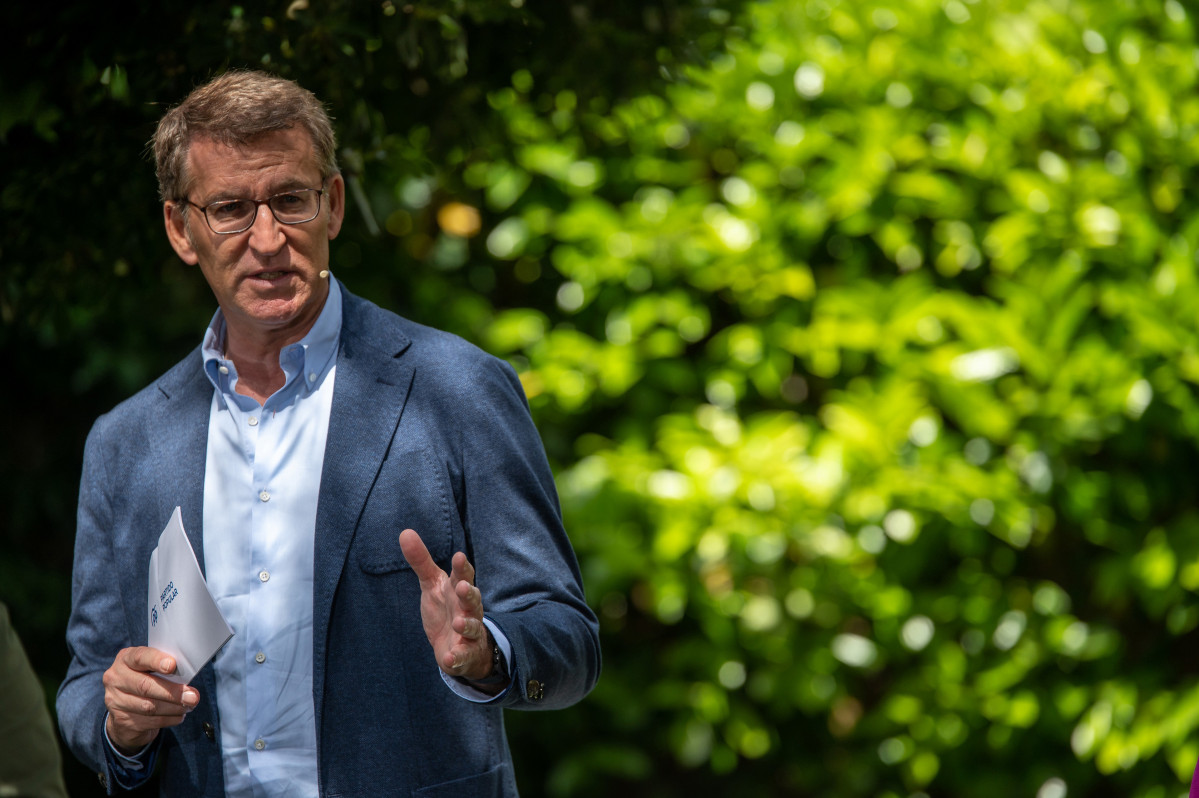 El president del PP, Alberto Núñez Feijóo, intervé durant un acte del PP, el 28 d'abril del 2023, a Tarragona, Catalunya (Espanya). Feijóo ha viatjat a Barcelona per participar en un acte amb afiliats del Partit Popular. Durant la seva intervenció, ha