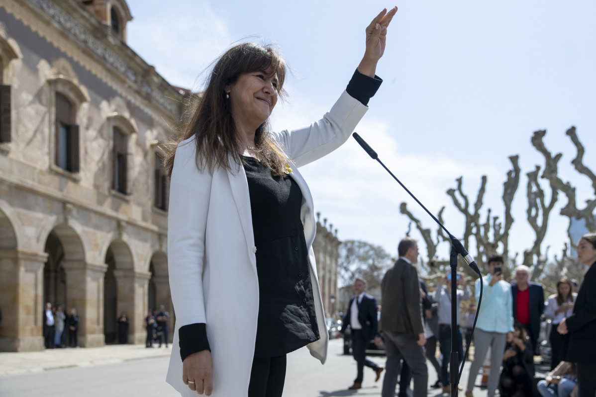 Arxiu - La presidenta de Junts i expresidenta del Parlament, Laura Borràs, ofereix declaracions als mitjans davant del Parlament després de ser condemnada a quatre anys i mig de presó i tretze d'inhabilitació pel Tribunal Superior de Justícia Català, a 3