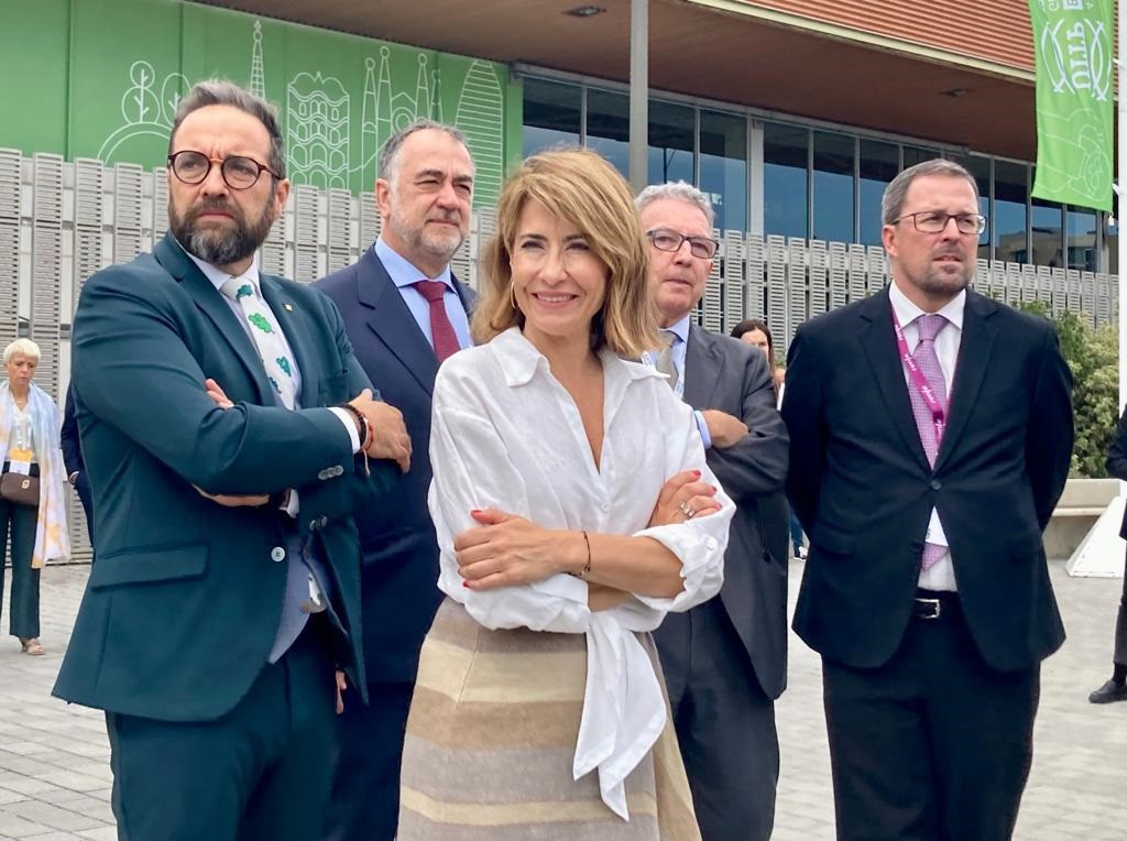 El conseller Juli Fernández amb la ministra Raquel Sánchez