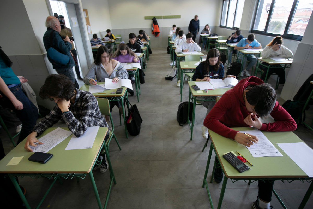EuropaPress 5052505 alumnes classe batxillerat institut calderon barca gijon fan prova