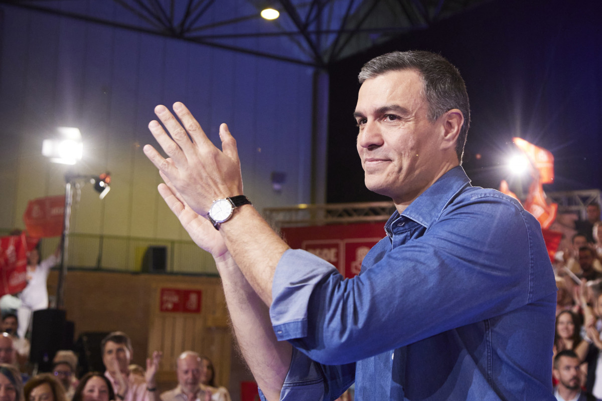El president del govern d'Espanya i secretari general del PSOE, Pedro Sánchez, durant l'acte de campanya amb el candidat del PSOE a l'alcaldia de Sevilla a FIBES, el 13 de maig de 2023 a S
