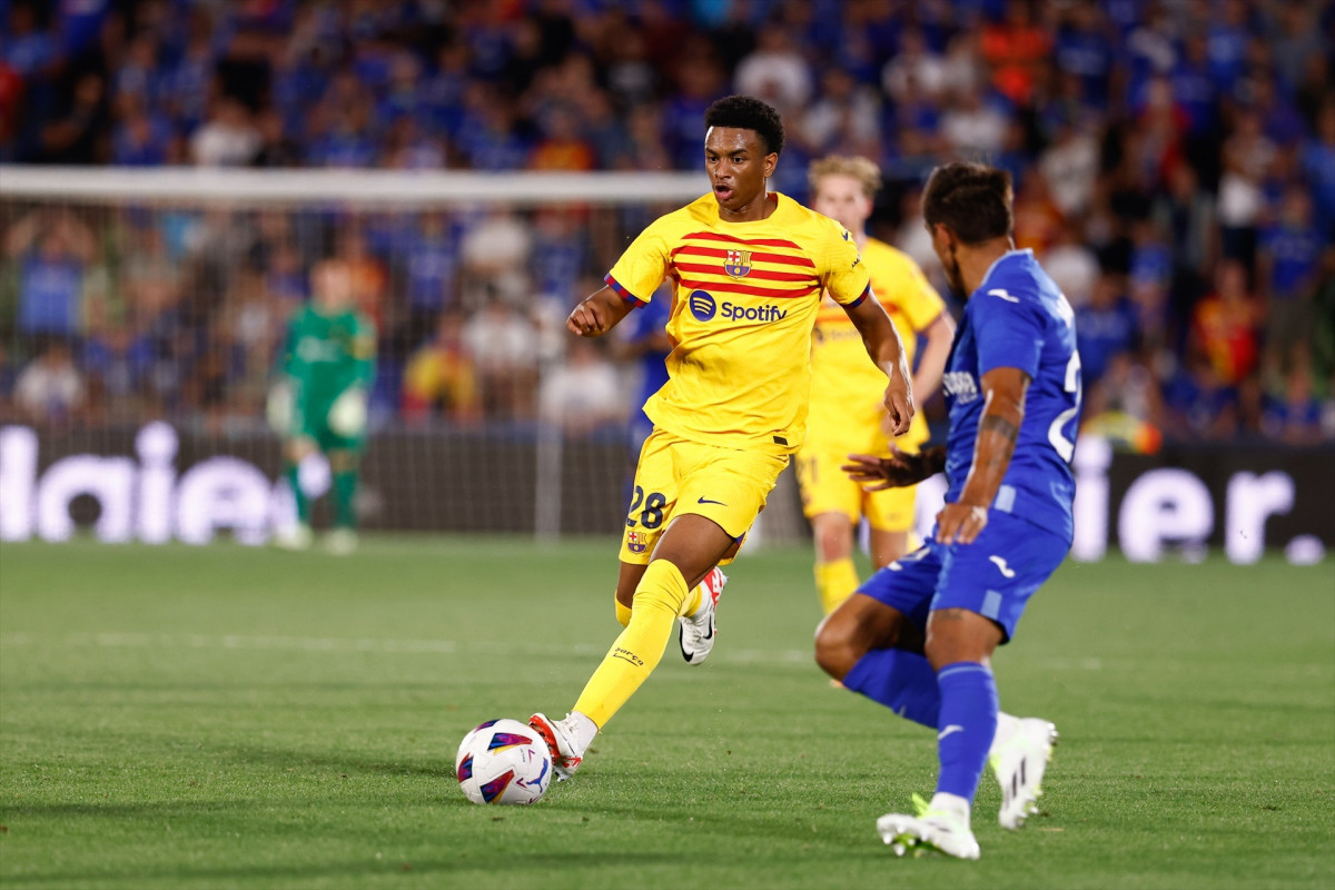 EuropaPress 5379528 alejandro lleida de fc barcelona in action during the spanish league lliga ea