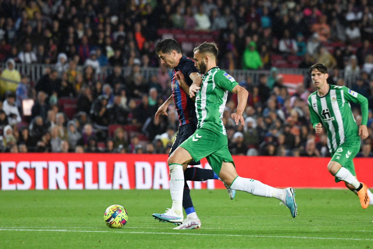 EuropaPress 5160670 29 april 2023 spain barcelona robert lewandowski in action