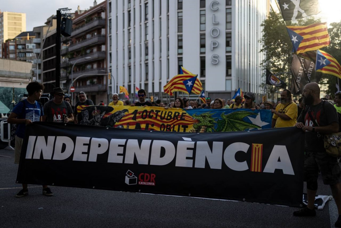 Manifestació dels CDR a Barcelona pel sisè aniversari de l'1-O