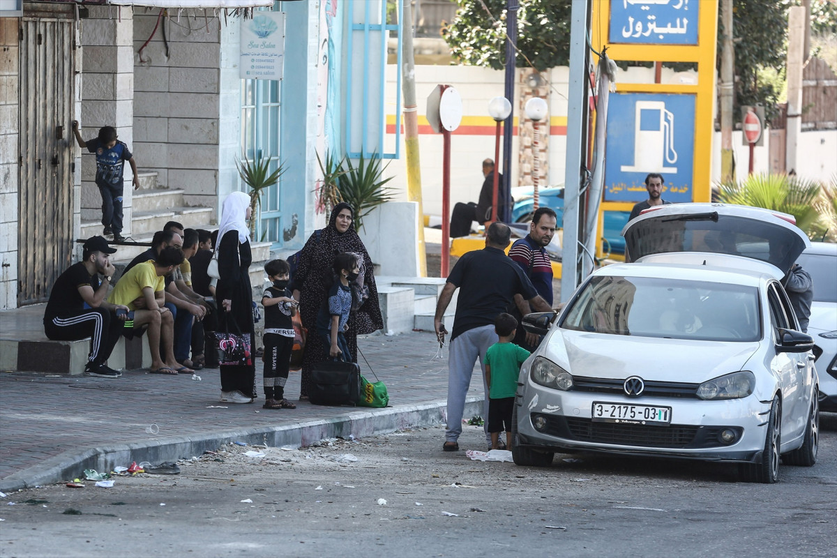 EuropaPress 5502578 13 october 2023 palestinian territoris gaza city palestinians flee to