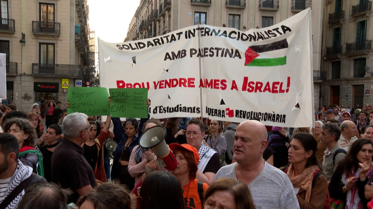 1.200 Persones Es Concentren A Barcelona Contra