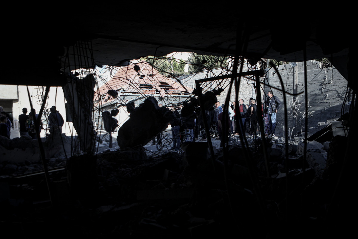 EuropaPress 5566229 10 novembre 2023 palestinian territoris hebron people inspect the
