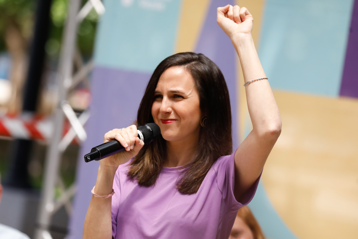 Arxiu - La ministra de Drets Socials i Agenda 2030, Ione Belarra, intervé durant un acte de campanya de Podem, a la pèrgola de Sant Basili de Múrcia, a 25 de maig de 2023, a Múrcia, Reg