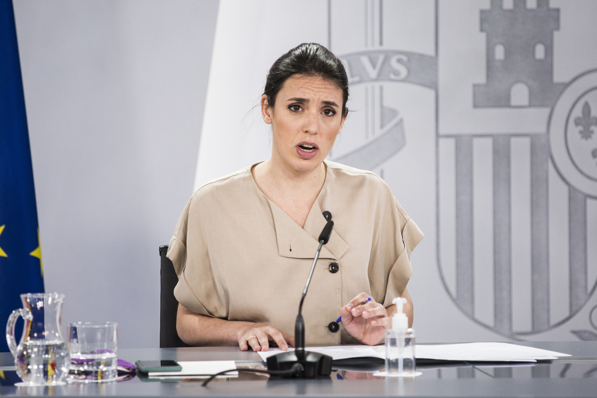 Arxiu - La ministra d'Igualtat, Irene Montero, intervé en una roda de premsa per explicar el component 22 del Pla de Recuperació, Transformació i Resiliència, a 14 de maig de 2021, a la Moncloa, Madrid, (Espanya)