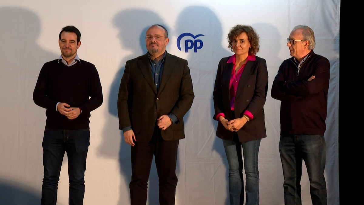 Reyes, Fernández, Montserrat i Tutusaus a l'acte amb els nous afiliats