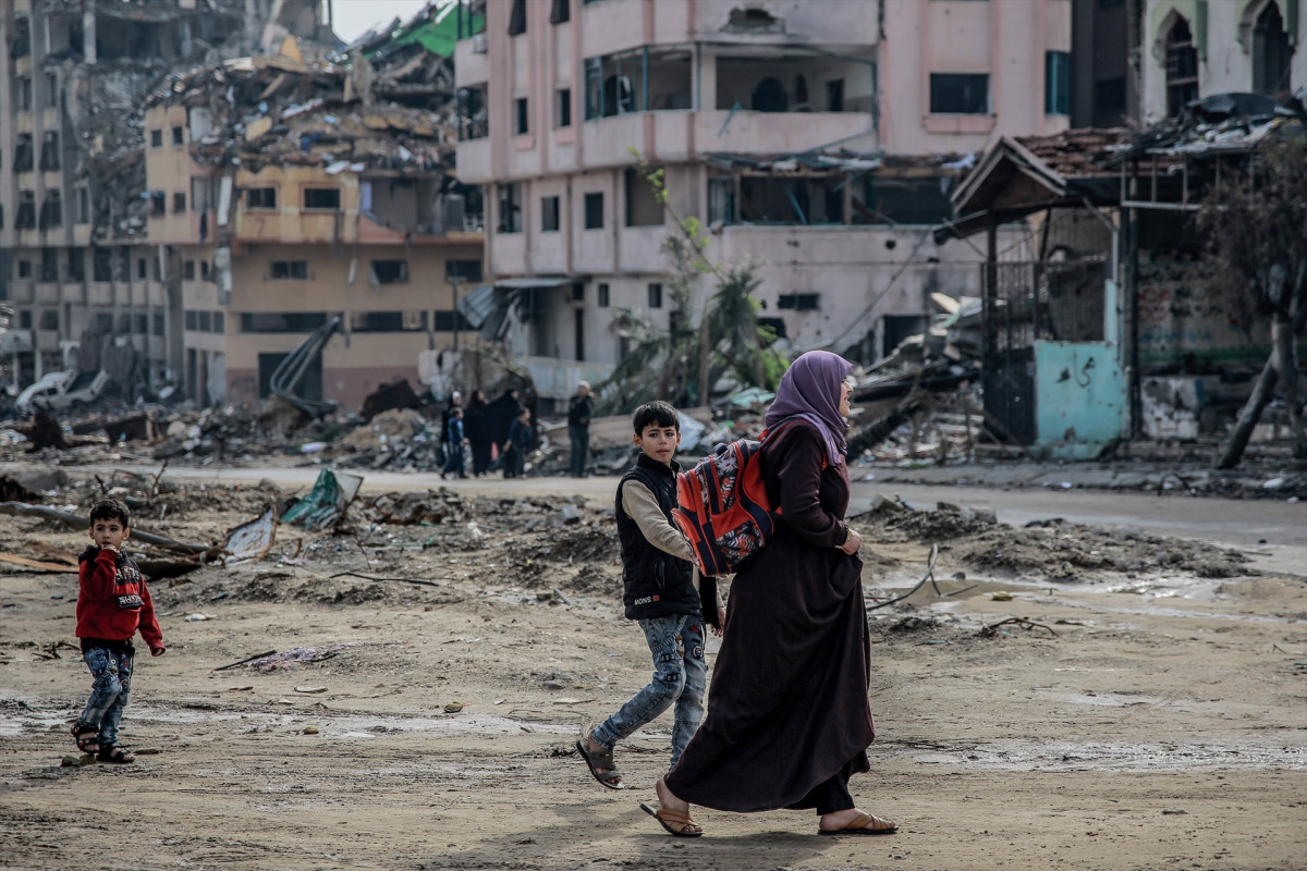 EuropaPress 5690564 15 january 2024 palestinian territoris gaza city palestinian woman walks