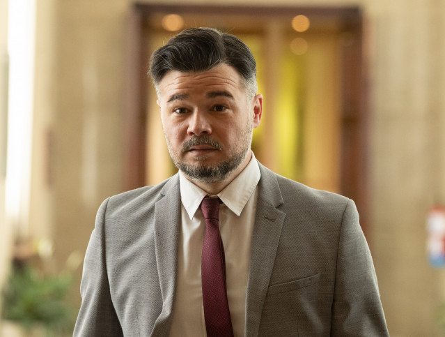 El portavoz de ERC en el Congreso, Gabriel Rufián, a su llegada a la Junta de Portavoces, en el Congreso de los Diputados, a 25 de febrero de 2025, en Madrid (España).