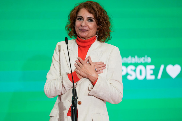 Archivo - La vicepresidenta primera del Gobierno, ministra de Hacienda y vicesecretaria general del PSOE, María Jesús Montero interviene en un acto del PSOE-A. Imagen de archivo.