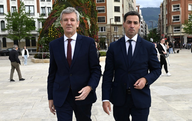 El lehendakari, Imanol Pradales, y el presidente de la Xunta de Galicia, Alfonso Rueda