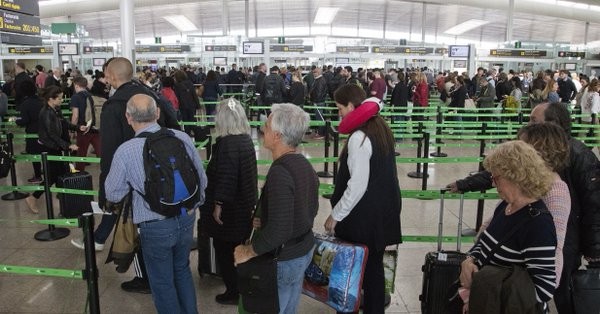 Cues Control Aeroport del Prat Barcelona