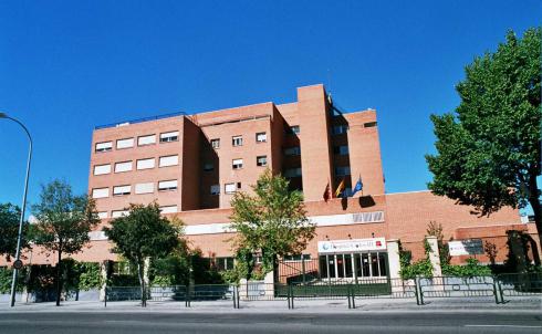 Una altra infermera que va atendre els missioners ingressa preventivament al Carlos III per unes dècimes de febre