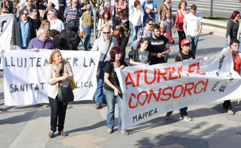 La Marea Blanca celebra el rebuig del Parlament al Consorci sanitari de Lleida