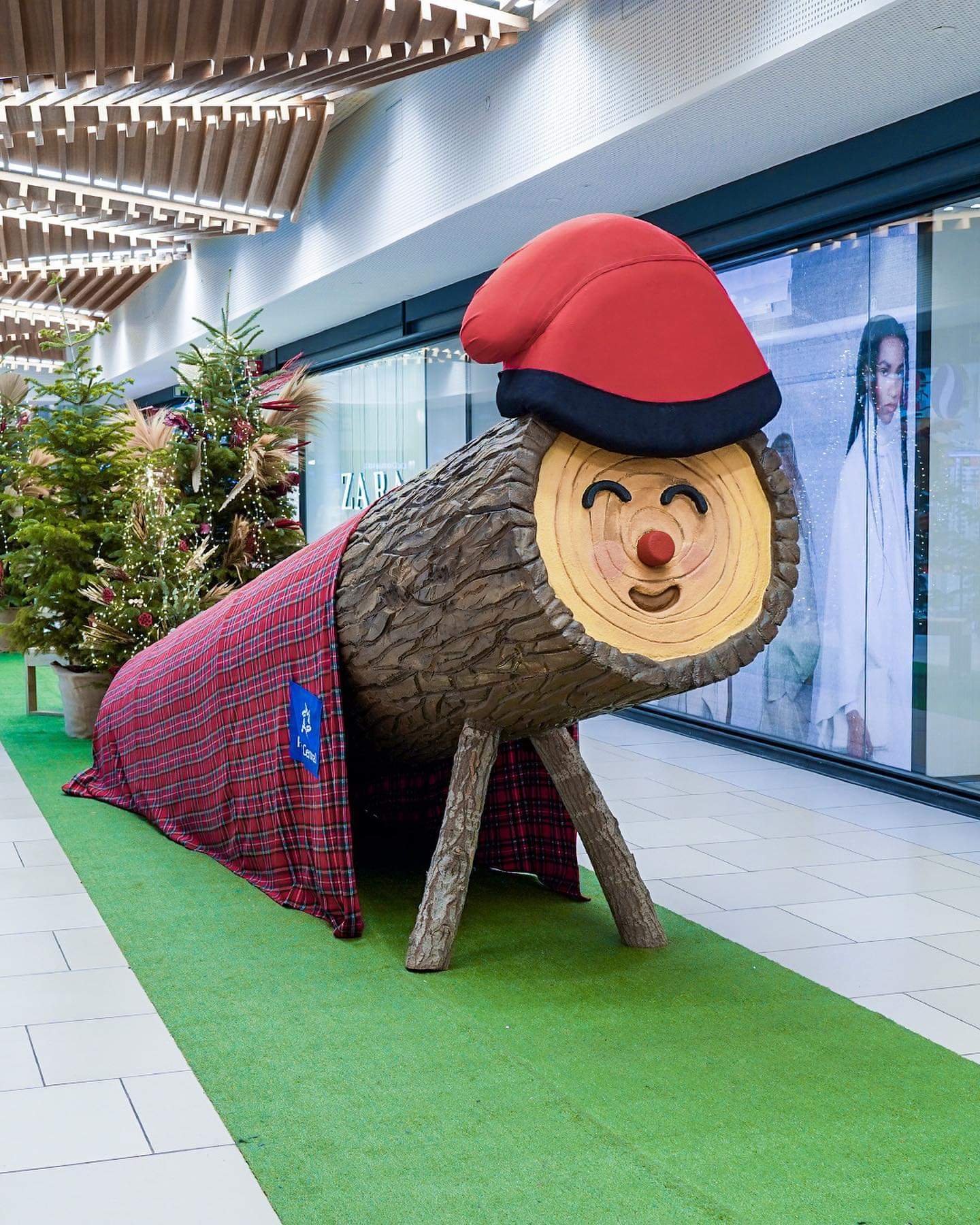 El tió gegant del Parc Central