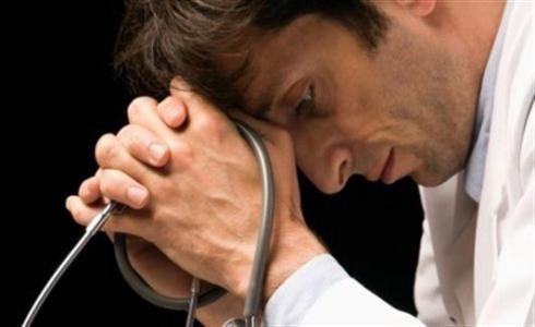 Creix un 61% els metges joves atesos per problemes mentals i d'addiccions